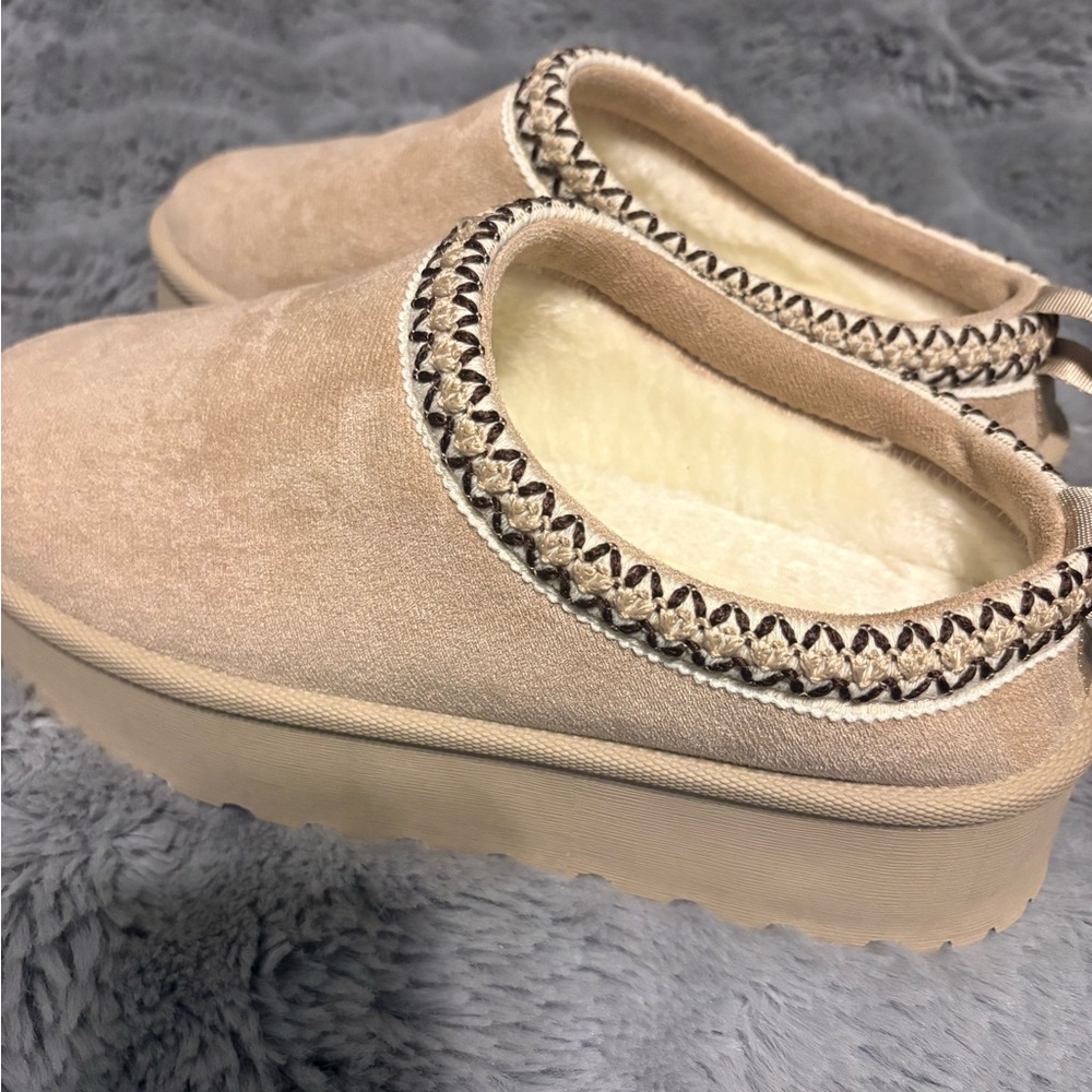 Women's Tan Slip-On Shoes